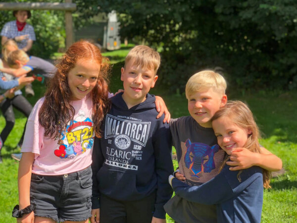 15 redenen waarom zomerkamp goed is voor je kind
